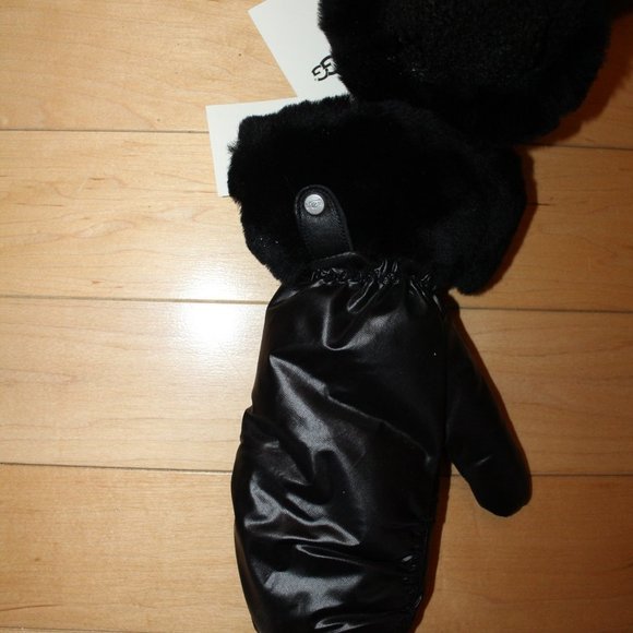 NWT UGG WOMEN'S BLACK WINTER MITTENS - Picture 5 of 5
